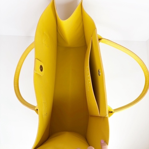 Los Angeles Trading Co. Miami Modern Vegan Leather Tote Lemon Yellow - Picture 10 of 12
